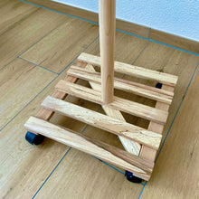 Lade das Bild in den Galerie-Viewer, Papageien Freisitz aus Birkenholz/Kiefernholz inkl. Futterschüsseln 1,20 m